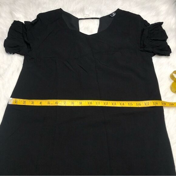 Lulus Women’s Short Sleeve Cutout Chic of Perfection Black Shift Dress Size S - Picture 10 of 14